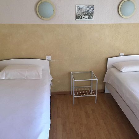 Hotel Le Salagou Clermont-lʼHérault 외부 사진